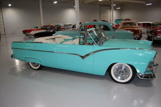 Ford Custom 2dr Convertible 1955 image number 11