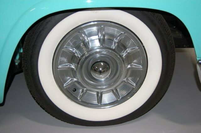 Ford Custom 2dr Convertible 1955 image number 15