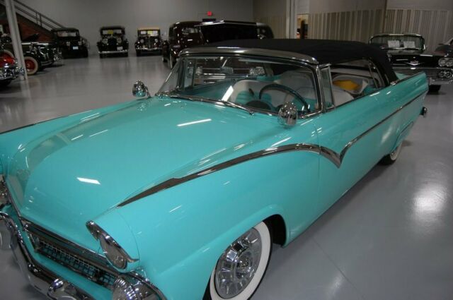 Ford Custom 2dr Convertible 1955 image number 21
