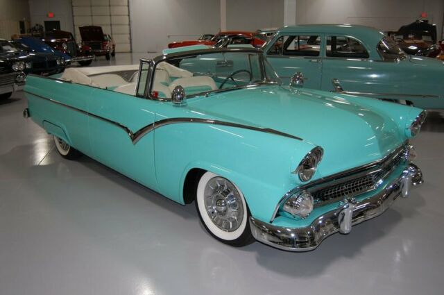 Ford Custom 2dr Convertible 1955 image number 29