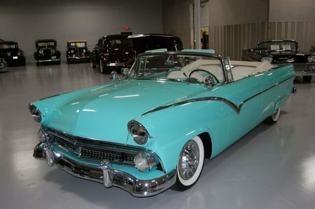 Ford Custom 2dr Convertible 1955 image number 6