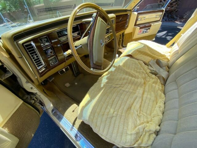 Cadillac DeVille 1978 image number 22