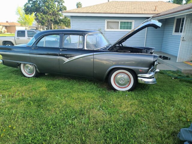Ford Fairlane 1956 image number 2