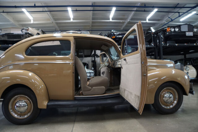 Ford 2 Door Sedan Deluxe 1940 image number 23