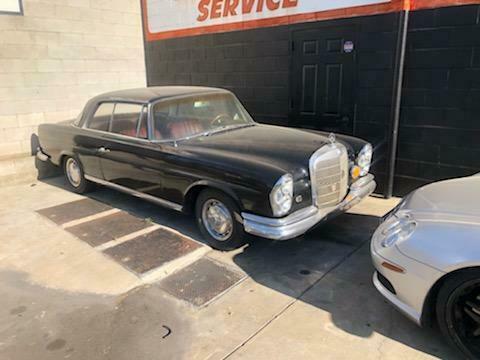 Mercedes-Benz 200-Series 1962 image number 0