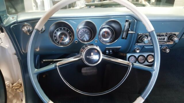 Chevrolet Corvair 1965 image number 27