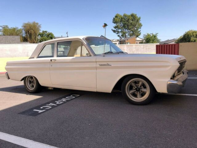 Ford Falcon 1965 image number 2
