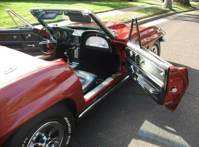 Chevrolet Corvette 1965 image number 10