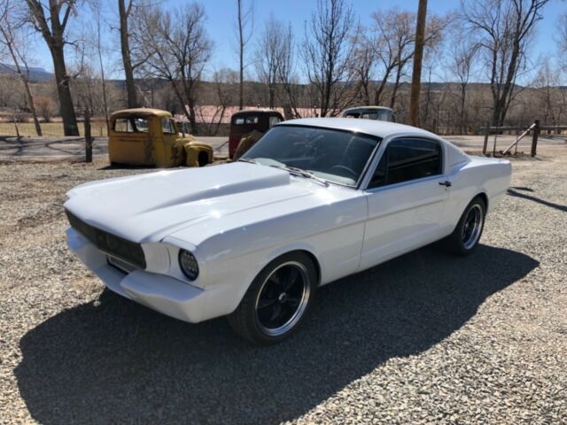 Ford Mustang 1965 image number 2