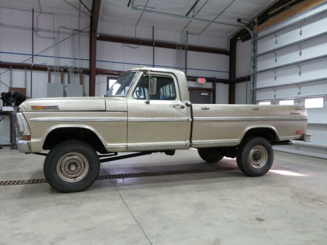 Ford F-250 1972 image number 1