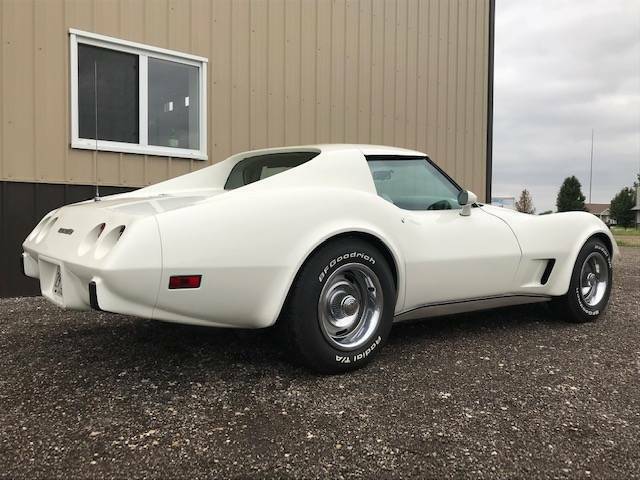 Chevrolet Corvette 1977 image number 16