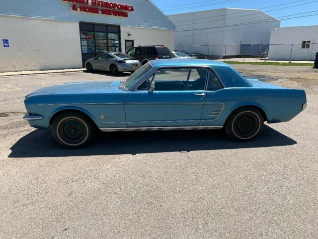 Ford Mustang 1966 image number 18