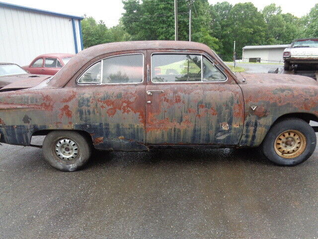 Ford Deluxe 1951 image number 2