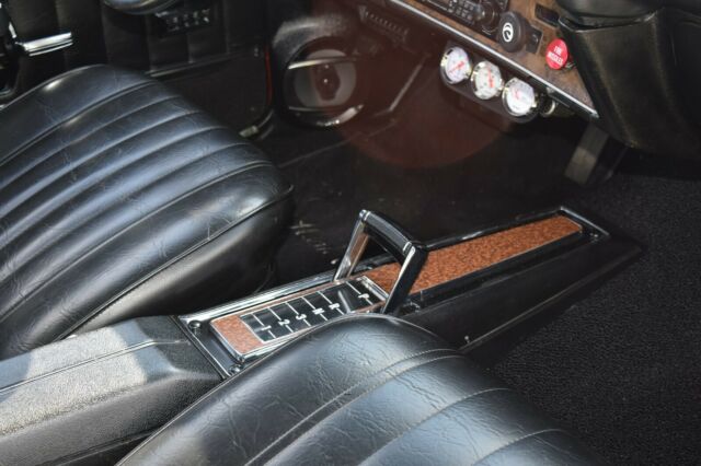 Chevrolet Monte Carlo 1972 image number 10