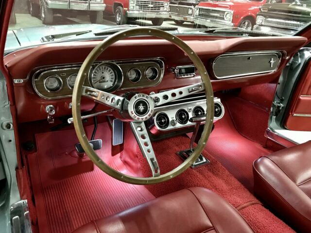 Ford Mustang 1965 image number 13