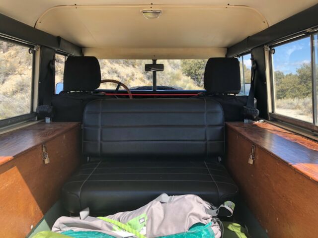 Land Rover Defender 1972 image number 9