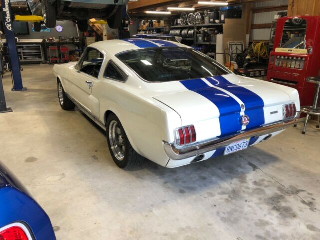 Ford Mustang 1965 image number 28
