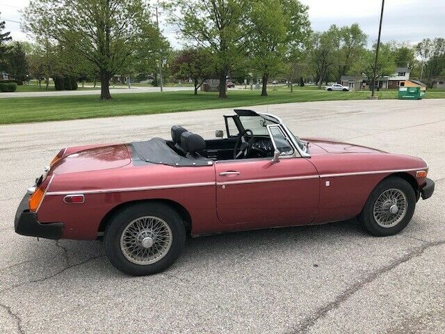 MG MGB 1976 image number 22