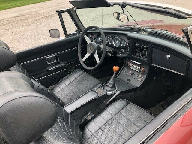 MG MGB 1976 image number 24