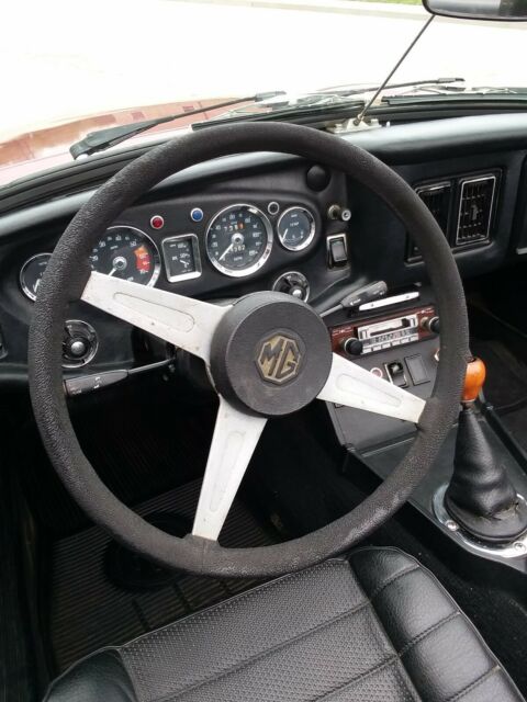 MG MGB 1976 image number 26
