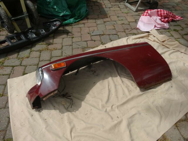 MG MGB 1976 image number 32