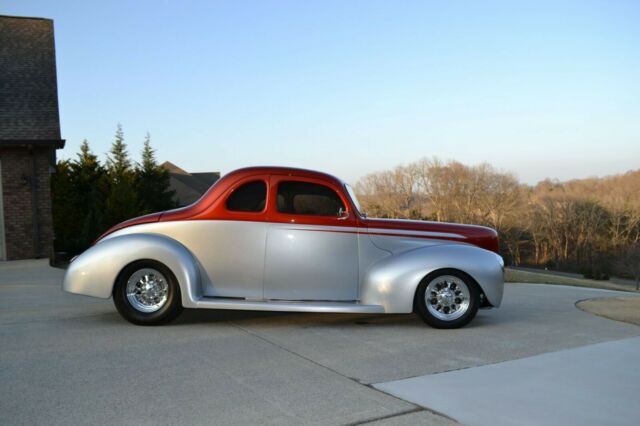 Ford Coupe Deluxe 1940 image number 20