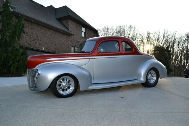 Ford Coupe Deluxe 1940 image number 42