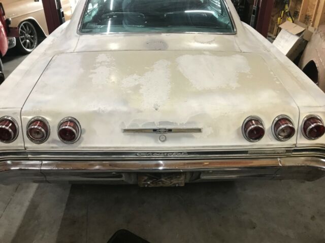 Chevrolet Impala 1965 image number 21