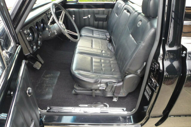Chevrolet C-10 1968 image number 10