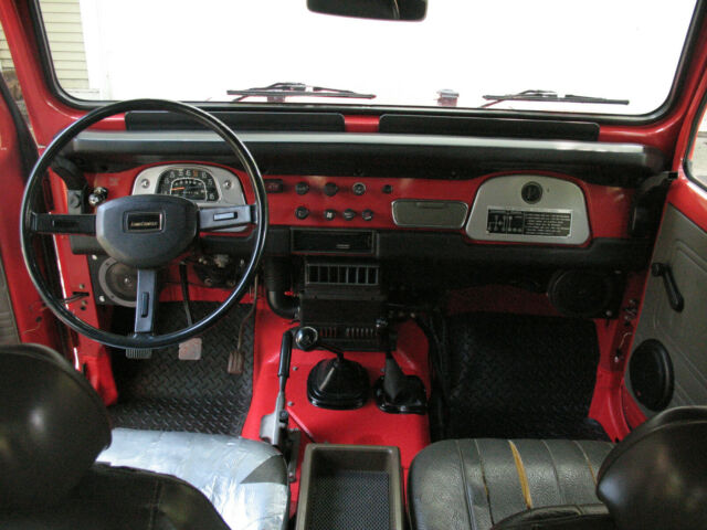 Toyota Land Cruiser 1977 image number 4