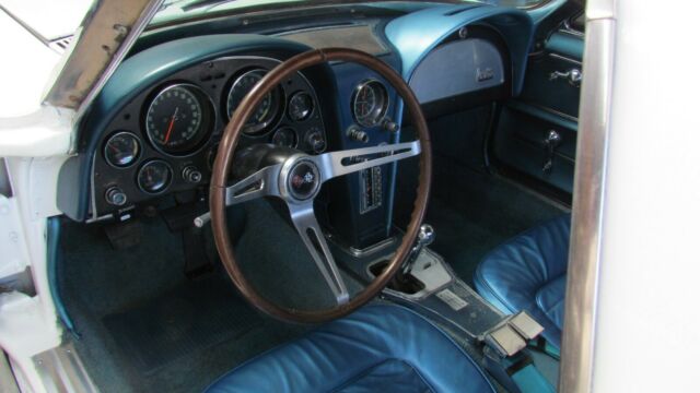 Chevrolet Corvette 1966 image number 34