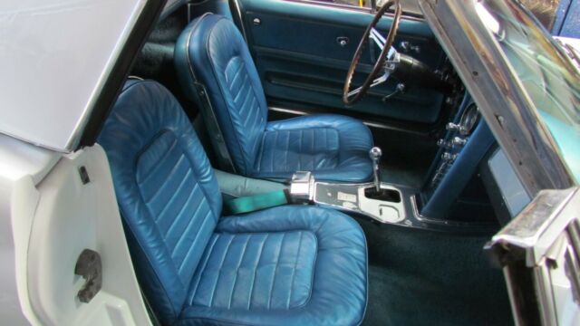 Chevrolet Corvette 1966 image number 36