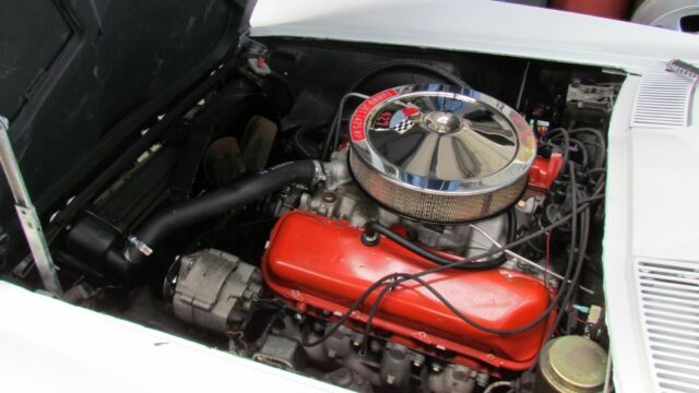Chevrolet Corvette 1966 image number 38