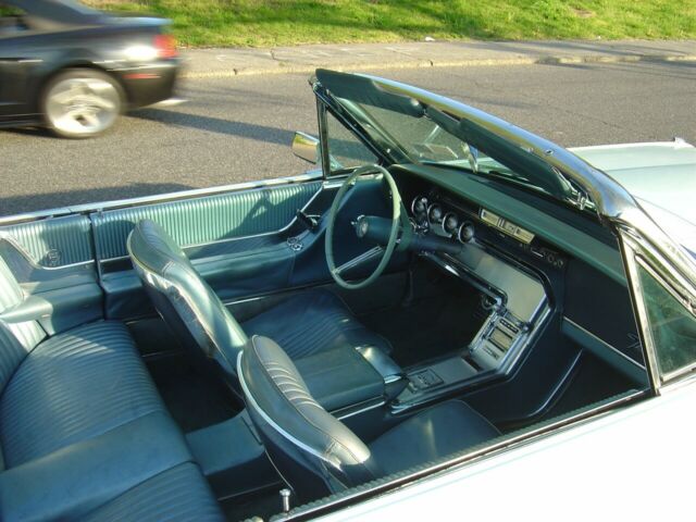 Ford Thunderbird 1964 image number 16