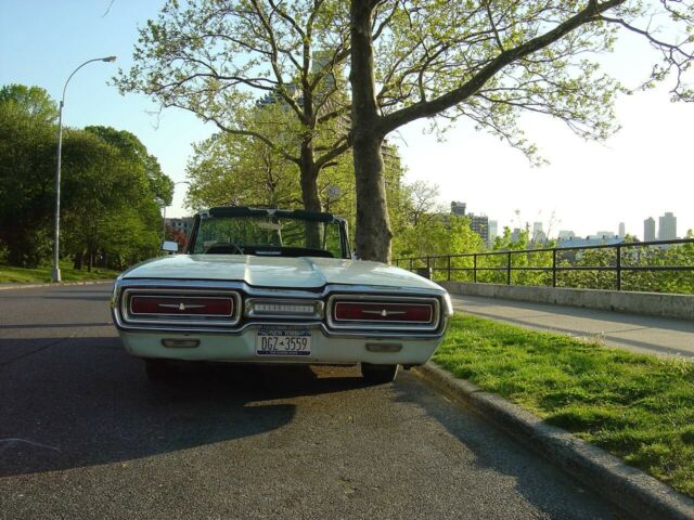 Ford Thunderbird 1964 image number 23