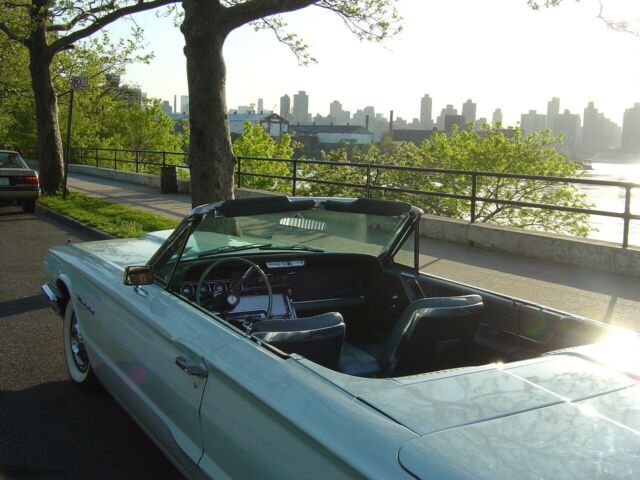 Ford Thunderbird 1964 image number 9