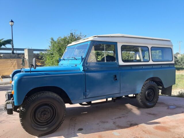 Land Rover Defender 1974 image number 28