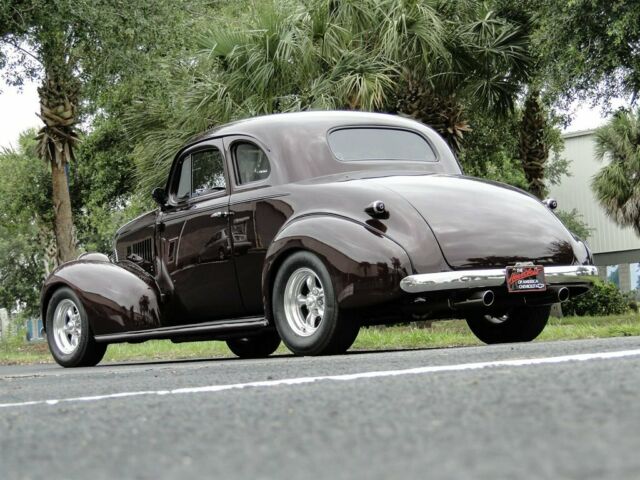 Chevrolet Deluxe Business Coup 1939 image number 10