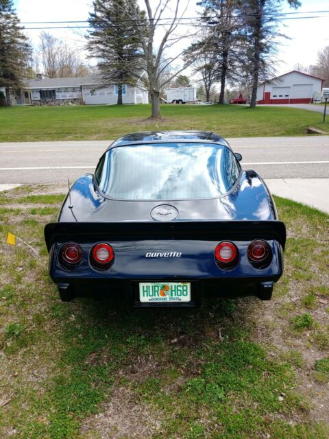 Chevrolet Corvette 1979 image number 3
