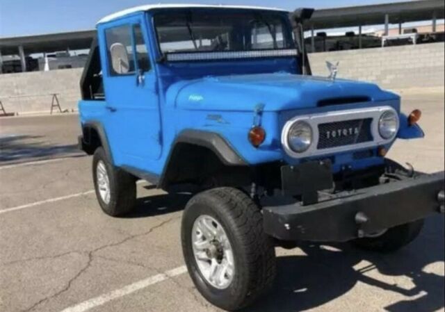 Toyota Land Cruiser 1963 image number 23