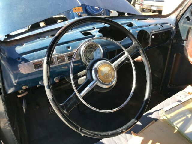 Ford Deluxe 1947 image number 23