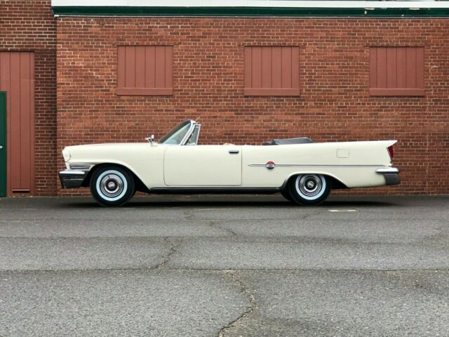 Chrysler 300E 1959 image number 10