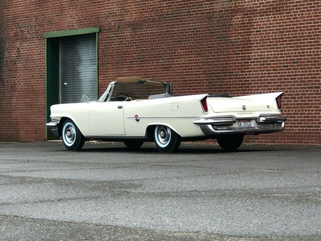 Chrysler 300E 1959 image number 11