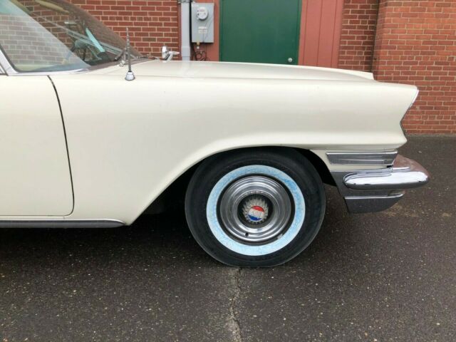 Chrysler 300E 1959 image number 23