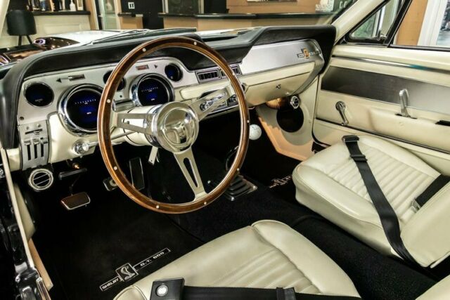 Ford Mustang 1967 image number 25