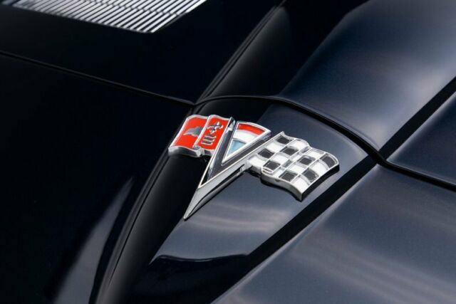 Chevrolet Corvette 1963 image number 18