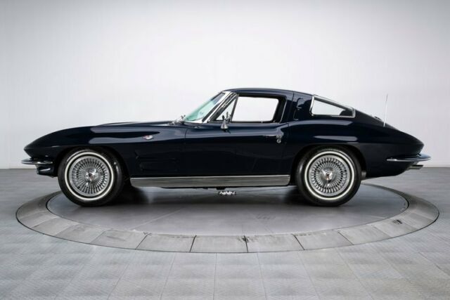 Chevrolet Corvette 1963 image number 33