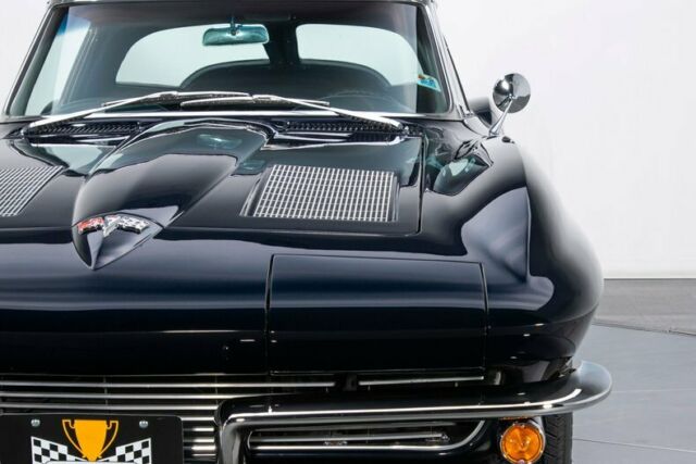 Chevrolet Corvette 1963 image number 38