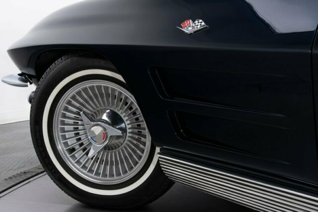 Chevrolet Corvette 1963 image number 40