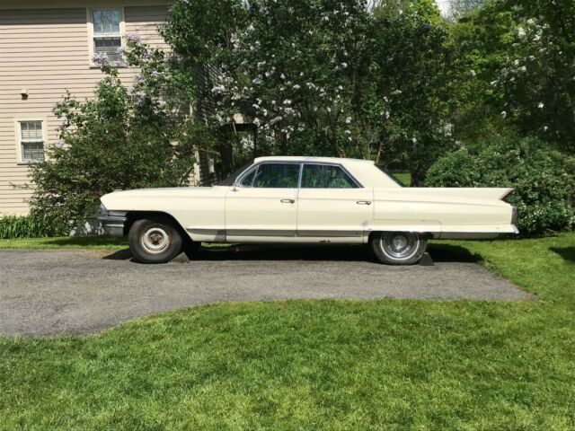 Cadillac DeVille 1962 image number 1